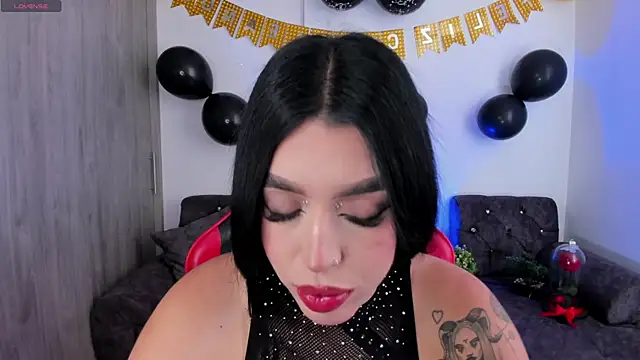 Snapshot of zoee_jackson chatting on 04.19.26 zoee jackson online show from 04.19.26
