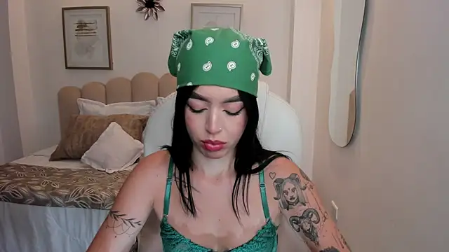 Snapshot of zoee_jackson chatting on 05.21.26 zoee jackson online show from 05.21.26