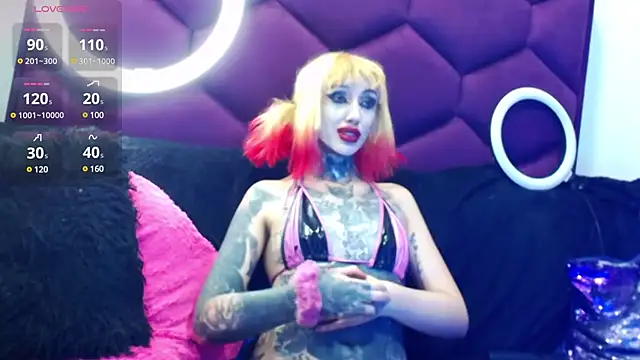 Snapshot of TyphoidMary chatting on 12.07.24 TyphoidMary online show from 12.07.24