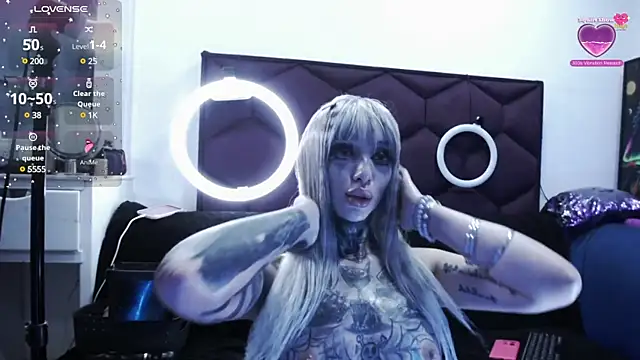 Snapshot of TyphoidMary chatting on 03.14.25 TyphoidMary online show from 03.14.25