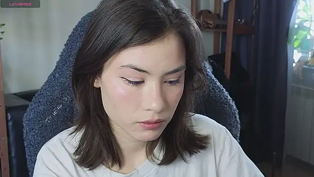 Snapshot of alicekiit chatting on 02.04.26 alicekiit online show from 02.04.26