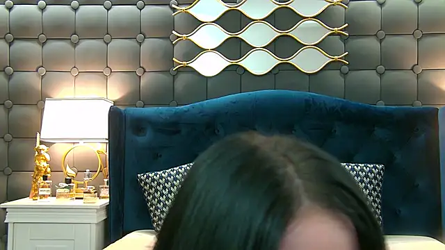 Snapshot of LeyaCass chatting on 01.13.25 LeyaCass online show from 01.13.25