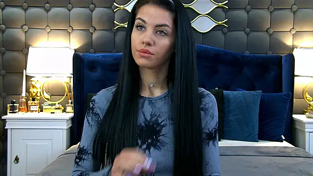 Snapshot of LeyaCass chatting on 02.27.25 LeyaCass online show from 02.27.25