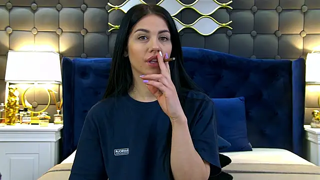 Snapshot of LeyaCass chatting on 03.12.25 LeyaCass online show from 03.12.25