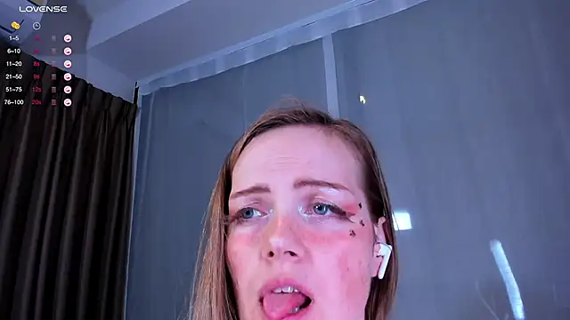 Snapshot of CutieEllie chatting on 12.31.24 CutieEllie online show from 12.31.24