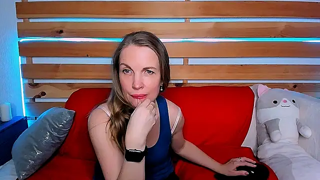 Nora Adamss online show from 03.15.25