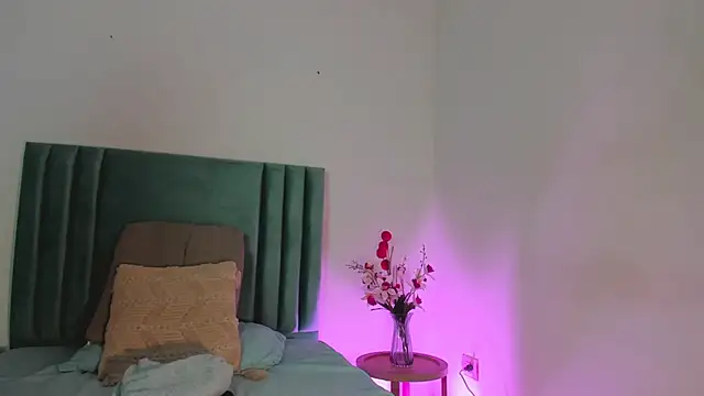Snapshot of SabrinaWarrenn chatting on 01.12.25 SabrinaWarrenn online show from 01.12.25