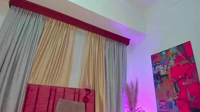 Snapshot of SabrinaWarrenn chatting on 02.15.25 SabrinaWarrenn online show from 02.15.25