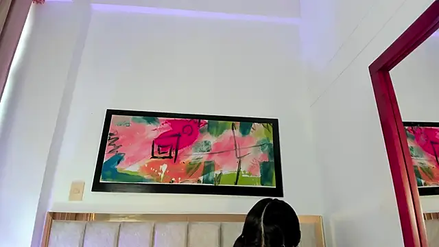 Snapshot of SabrinaWarrenn chatting on 02.20.25 SabrinaWarrenn online show from 02.20.25