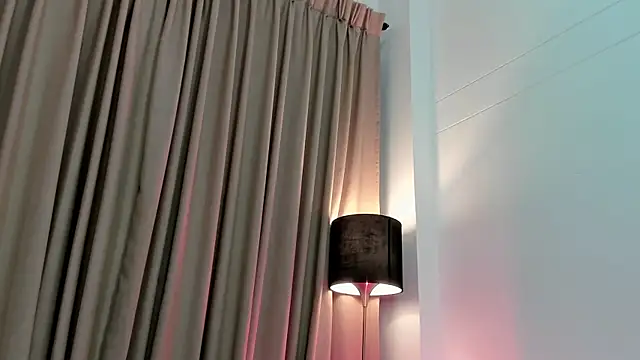 Snapshot of SabrinaWarrenn chatting on 02.21.25 SabrinaWarrenn online show from 02.21.25