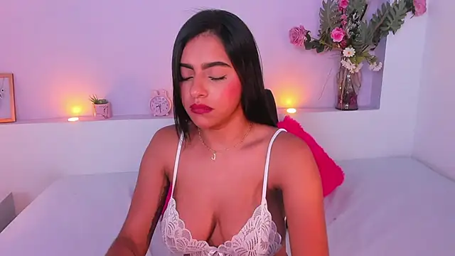 Snapshot of AmyBarton02 chatting on 12.13.24 AmyBarton02 online show from 12.13.24