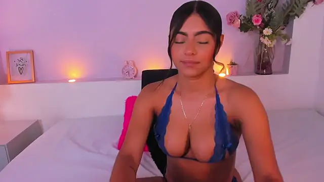 Snapshot of AmyBarton02 chatting on 12.16.24 AmyBarton02 online show from 12.16.24