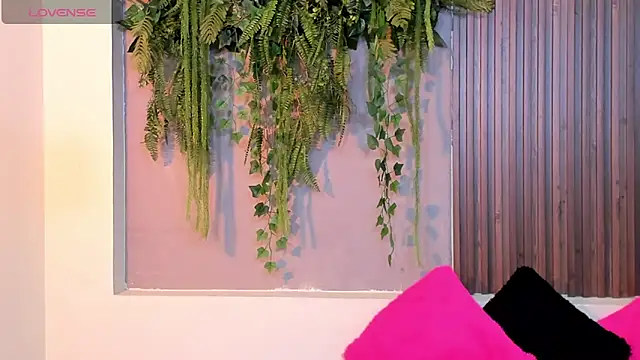 Snapshot of AmyBarton02 chatting on 09.29.25 AmyBarton02 online show from 09.29.25