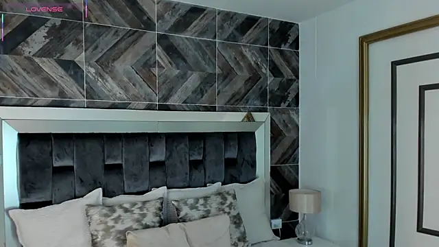 TaniaSmith1 online show from 09.14.25