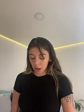 AmmyCollinsW online show from 03.04.26