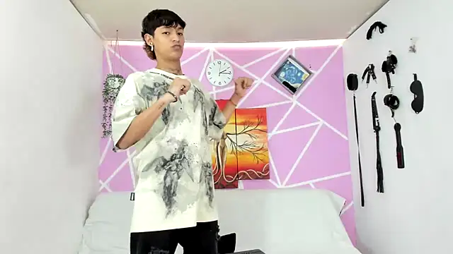 Snapshot of Fresahot2005 chatting on 02.07.25 Fresahot2005 online show from 02.07.25