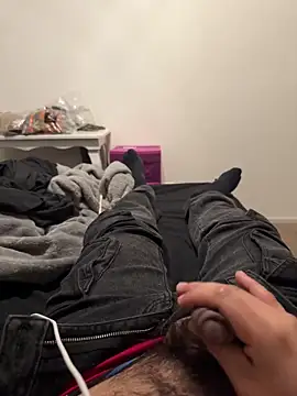 alanrguzoso012 online show from 11.15.25