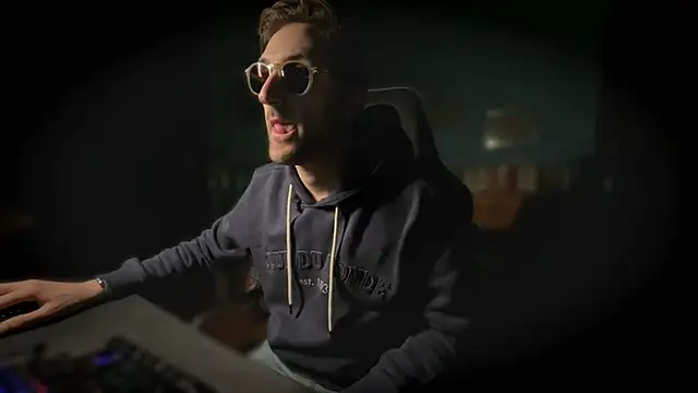 Snapshot of Stefisexy91 chatting on 10.15.25 Stefisexy91 online show from 10.15.25