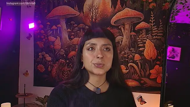 6Briela9  online show from 04.15.26