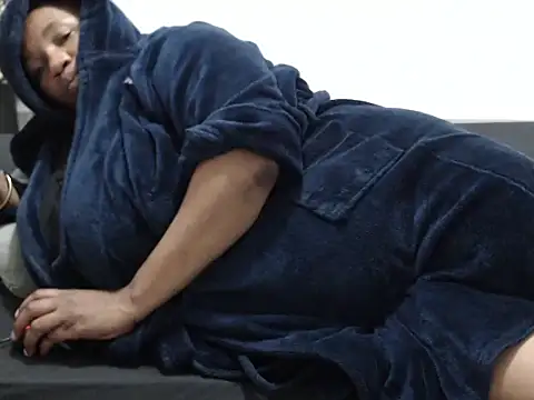 Bustyslave48 online show from 12.18.25