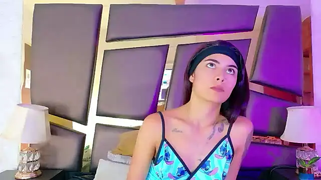 NicoleEsposito online show from 09.29.25