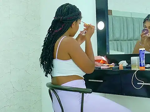 Snapshot of AlisonJaimes chatting on 09.26.25 AlisonJaimes online show from 09.26.25