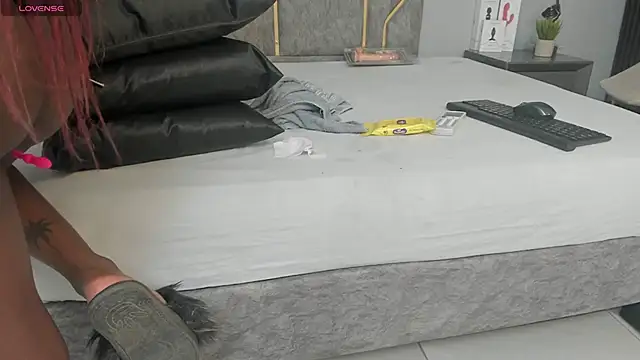 Maddyjohnsonn online show from 12.06.24