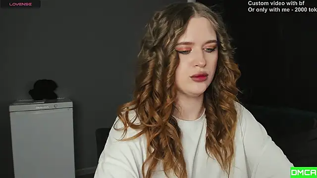 Snapshot of Pinku_kitsune chatting on 02.14.26 Pinku kitsune online show from 02.14.26