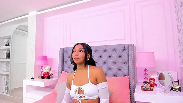 HaileeRoberts online show from 01.26.25