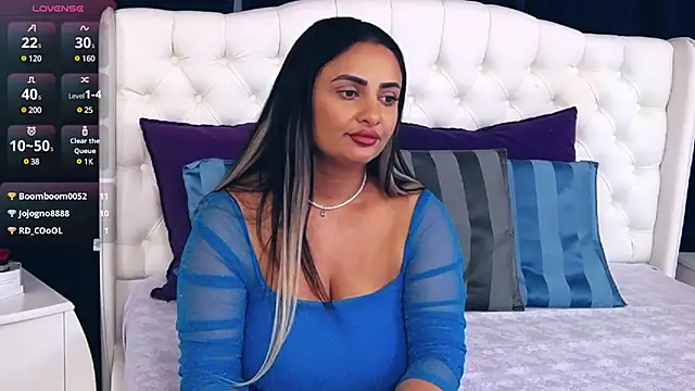 Snapshot of MayaJansen chatting on 01.28.25 MayaJansen online show from 01.28.25