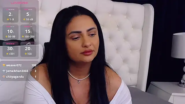 Snapshot of MayaJansen chatting on 02.18.25 MayaJansen online show from 02.18.25