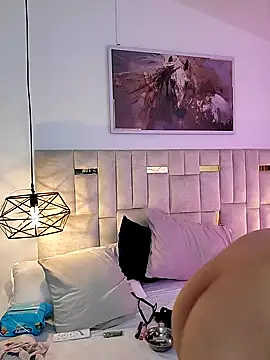 Snapshot of Konny_May chatting on 10.18.25 Konny May online show from 10.18.25