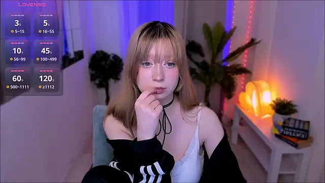SaintGirl online show from 03.21.25
