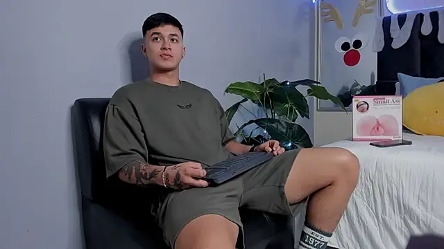 Cristopher strong online show from 12.09.24