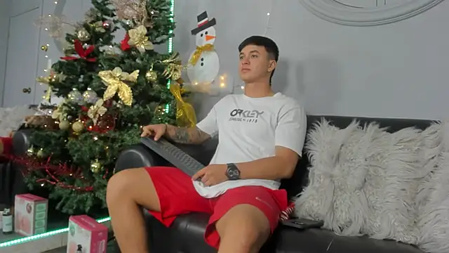 Cristopher strong online show from 12.16.24