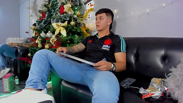 Cristopher strong online show from 12.20.24