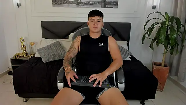 Cristopher strong online show from 05.13.26