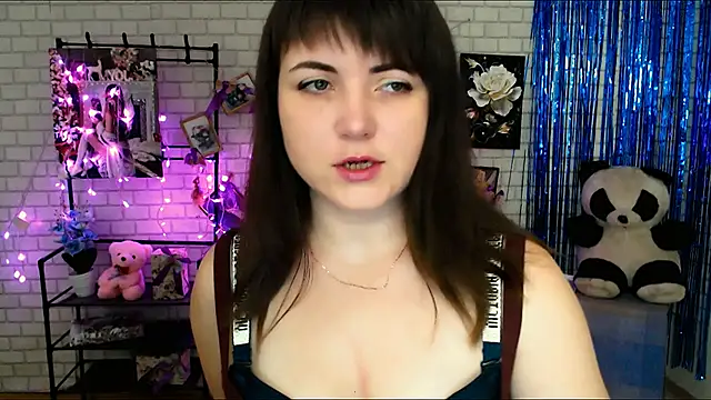 Snapshot of Darina_M_ chatting on 01.24.25 Darina M online show from 01.24.25