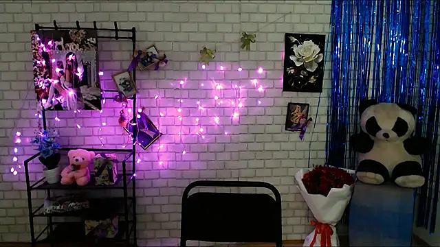 Snapshot of Darina_M_ chatting on 01.25.25 Darina M online show from 01.25.25