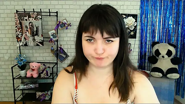 Snapshot of Darina_M_ chatting on 02.07.25 Darina M online show from 02.07.25