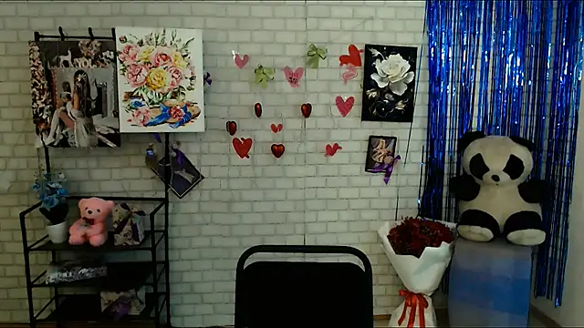 Snapshot of Darina_M_ chatting on 02.18.25 Darina M online show from 02.18.25