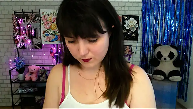 Snapshot of Darina_M_ chatting on 02.23.25 Darina M online show from 02.23.25