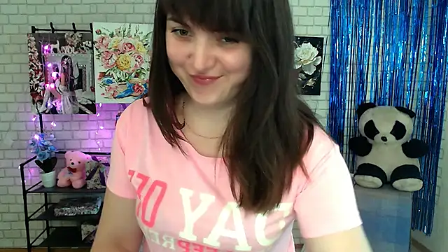 Snapshot of Darina_M_ chatting on 03.02.25 Darina M online show from 03.02.25