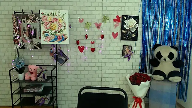 Snapshot of Darina_M_ chatting on 03.04.25 Darina M online show from 03.04.25