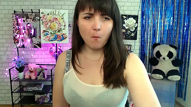 Snapshot of Darina_M_ chatting on 03.05.25 Darina M online show from 03.05.25
