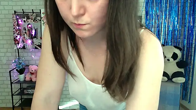 Snapshot of Darina_M_ chatting on 03.05.25 Darina M online show from 03.05.25