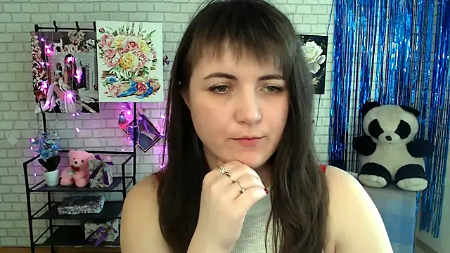 Snapshot of Darina_M_ chatting on 03.07.25 Darina M online show from 03.07.25
