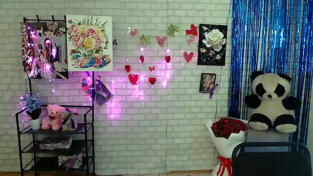 Snapshot of Darina_M_ chatting on 03.08.25 Darina M online show from 03.08.25