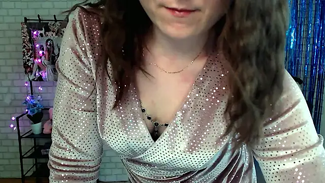 Snapshot of Darina_M_ chatting on 03.08.25 Darina M online show from 03.08.25