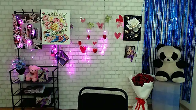 Snapshot of Darina_M_ chatting on 03.11.25 Darina M online show from 03.11.25